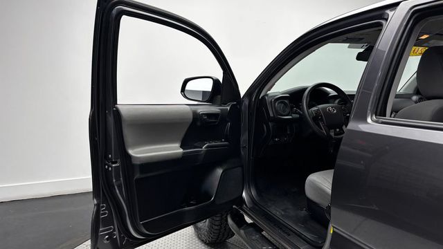 2019 Toyota Tacoma 2WD SR Double Cab 5' Bed I4 AT - 23034752 - 14