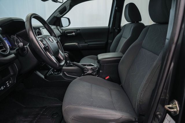2019 Toyota Tacoma 2WD TRD Sport Double Cab 5' Bed V6 AT - 23038891 - 17
