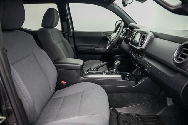 2019 Toyota Tacoma 2WD TRD Sport Double Cab 5' Bed V6 AT - 23038891 - 19