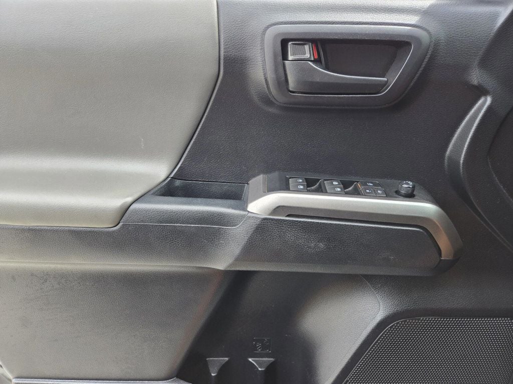 2019 Toyota Tacoma 4WD Limited Double Cab 5' Bed V6 AT - 22921500 - 11