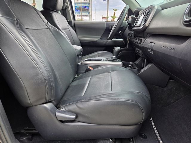 2019 Toyota Tacoma 4WD Limited Double Cab 5' Bed V6 AT - 22957771 - 9