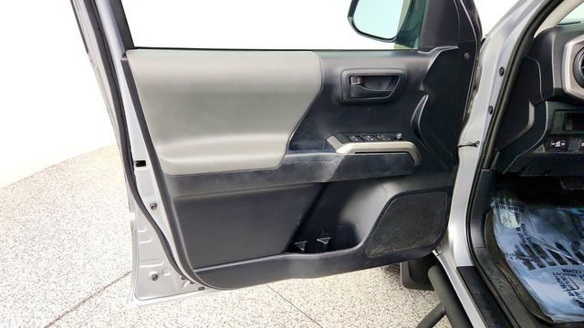 2019 Toyota Tacoma 4WD SR5 Double Cab 5' Bed V6 AT - 23083961 - 9