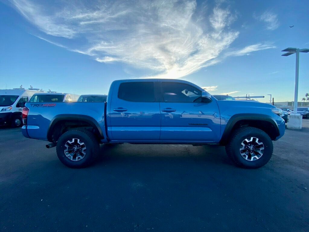 2019 Toyota Tacoma 4WD TRD Off Road Double Cab 5' Bed V6 MT - 22401587 - 6