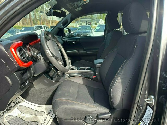 2019 Toyota Tacoma 4WD TRD Off Road Double Cab 5' Bed V6 MT - 22999633 - 8