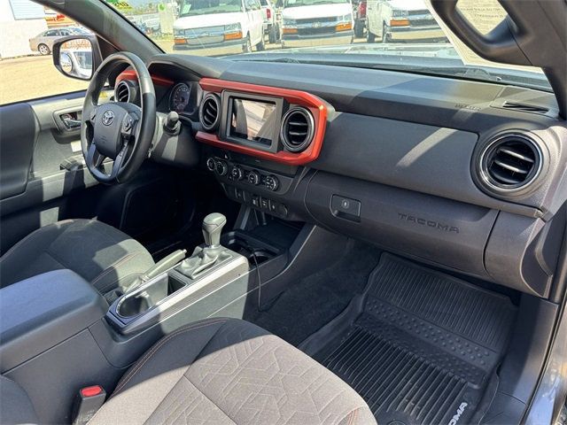 2019 Toyota Tacoma 4WD TRD Off Road Double Cab 6' Bed V6 AT - 22360328 - 11
