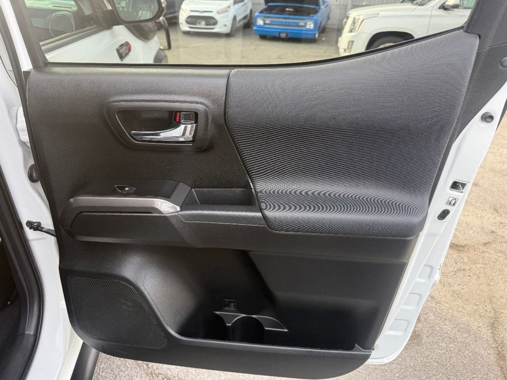 2019 Toyota Tacoma 4WD TRD Pro Double Cab 5' Bed V6 AT - 22992906 - 18