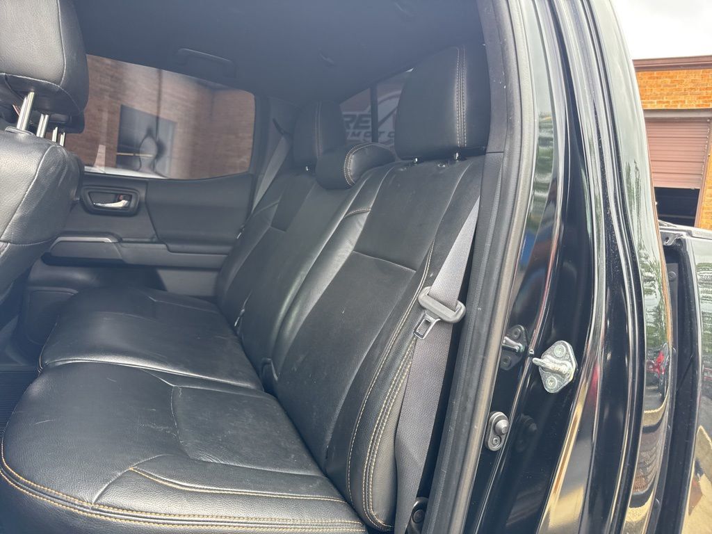 2019 Toyota Tacoma 4WD TRD Sport Double Cab 5' Bed V6 AT - 23029107 - 9