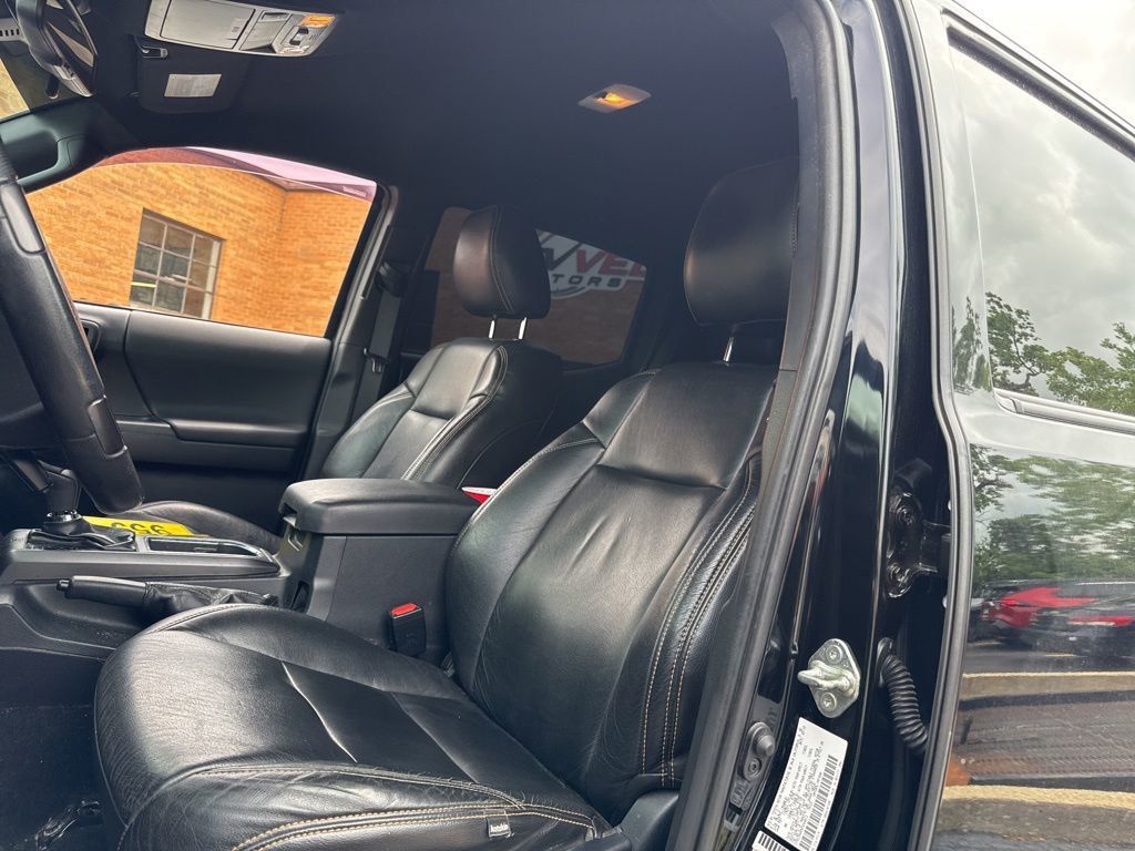 2019 Toyota Tacoma 4WD TRD Sport Double Cab 5' Bed V6 AT - 23029107 - 8