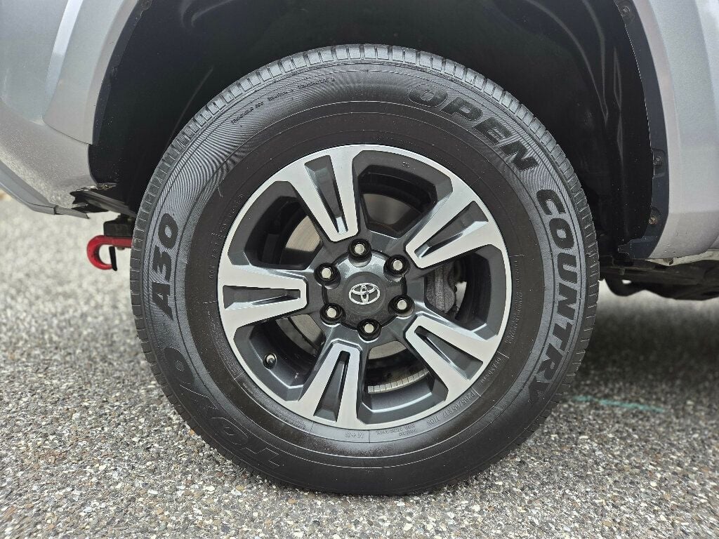 2019 Toyota Tacoma TRD Sport Double Cab V6 photo 19