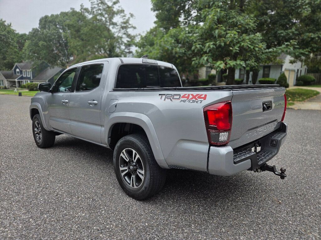 2019 Toyota Tacoma TRD Sport Double Cab V6 photo 3
