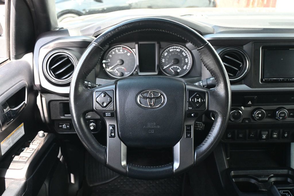 Toyota Tacoma photo 10