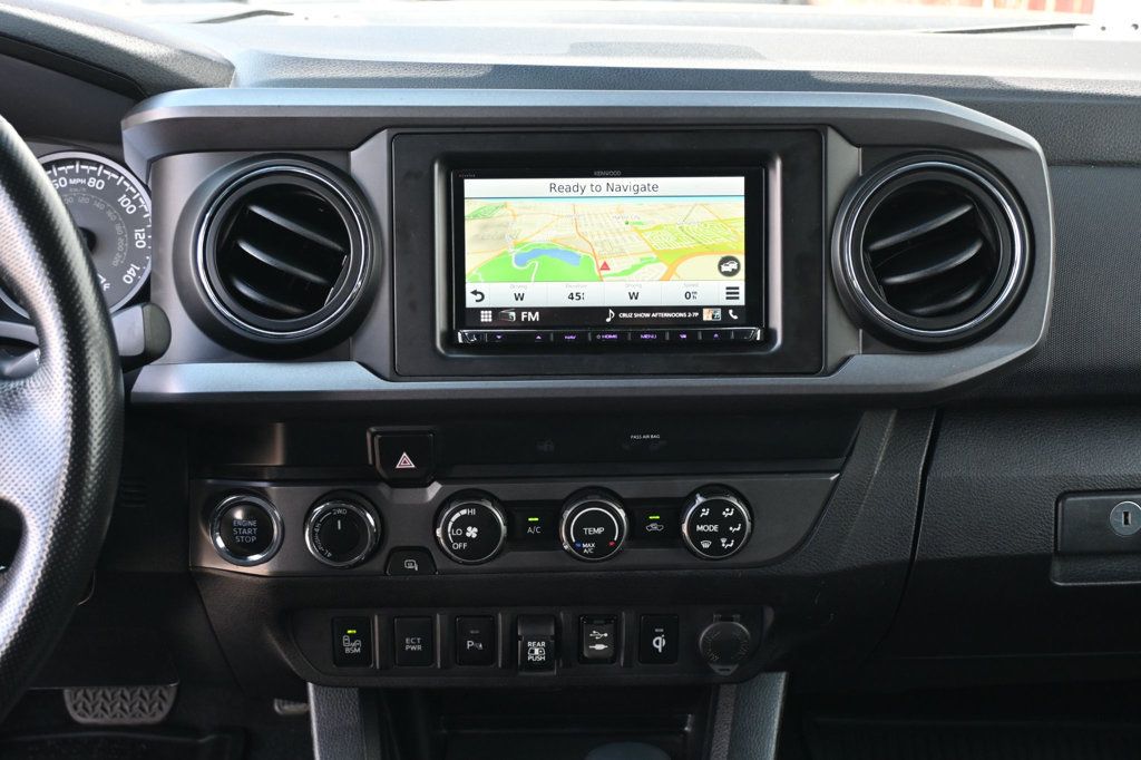 Toyota Tacoma photo 11