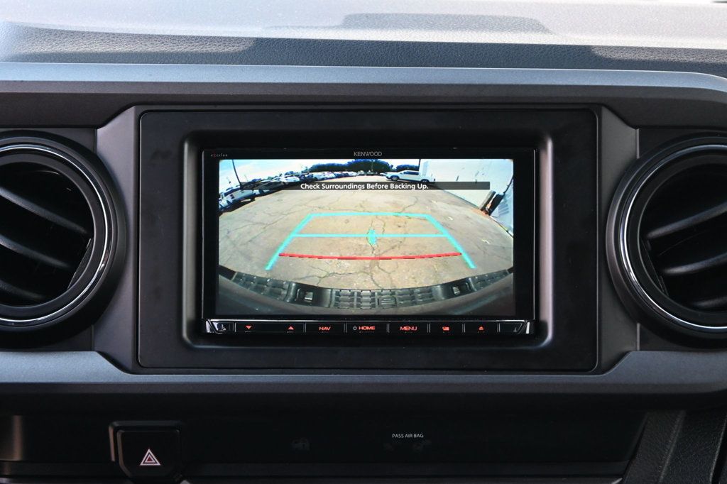 Toyota Tacoma photo 12