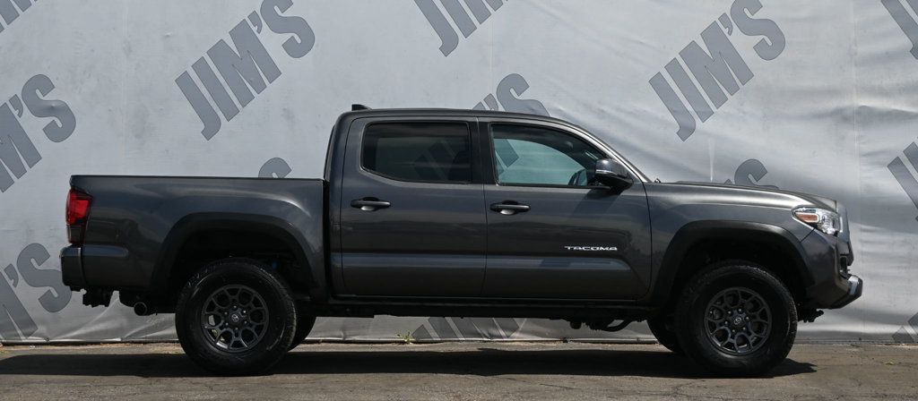 Toyota Tacoma photo 4