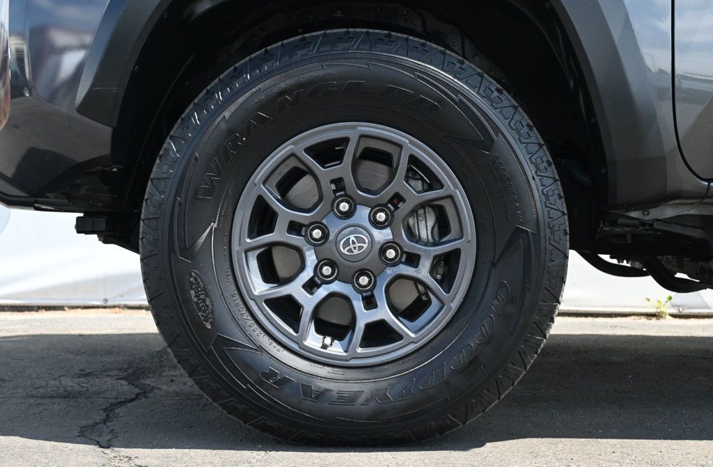 Toyota Tacoma photo 7