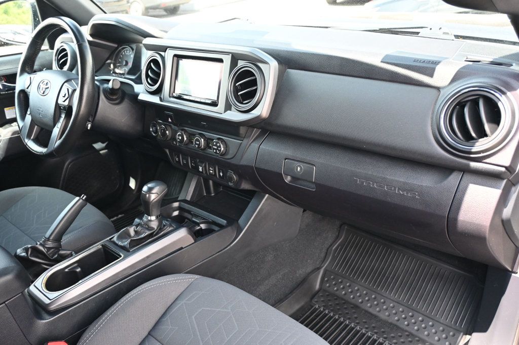 Toyota Tacoma photo 9
