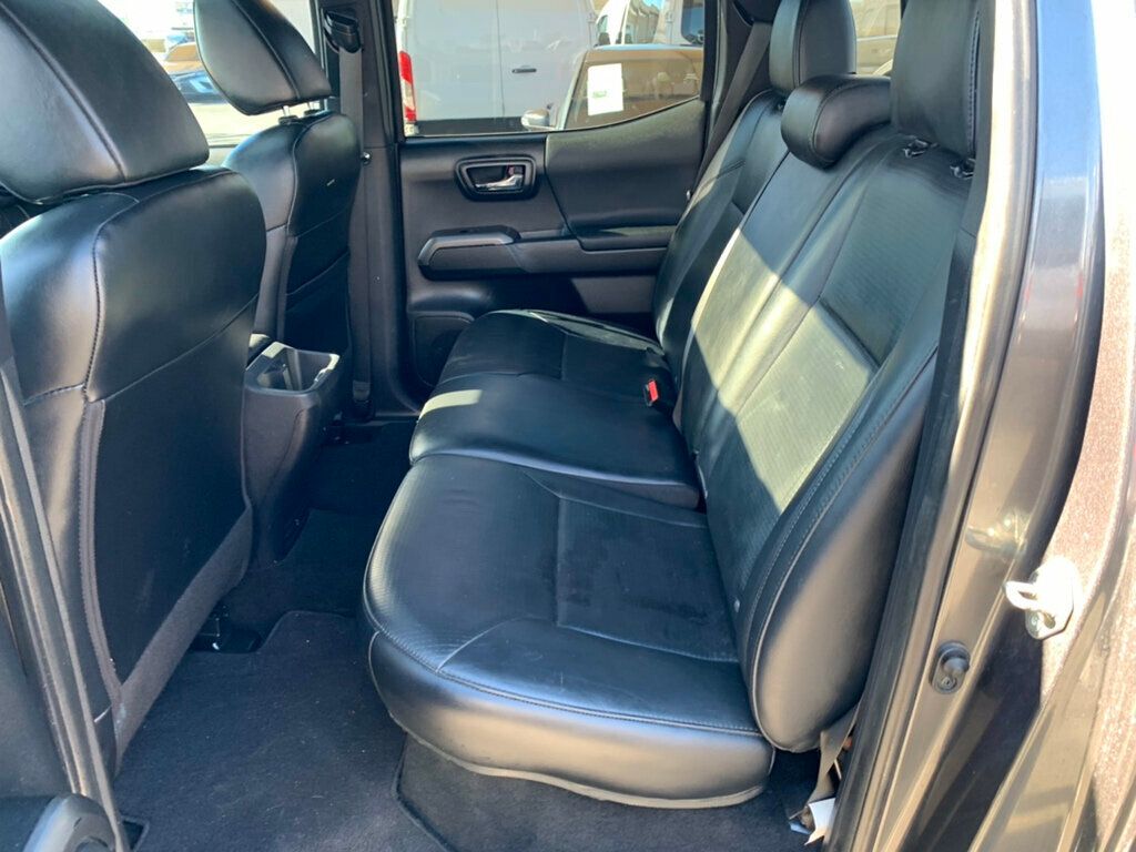 2019 Toyota Tacoma Navi,sunroof, Leather seats  - 22972685 - 38