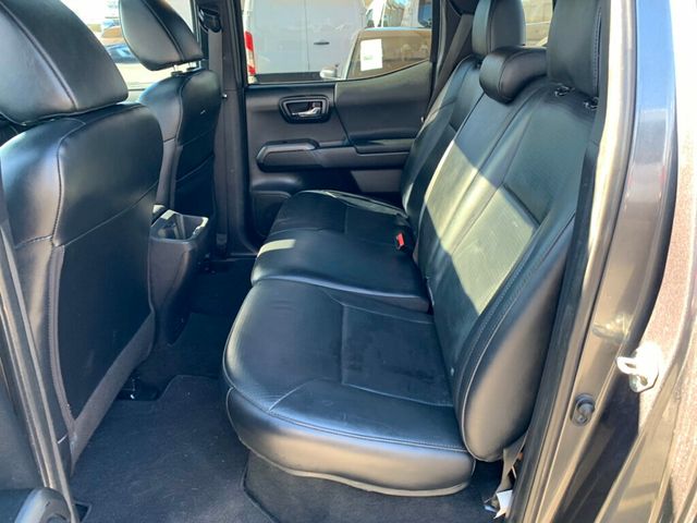 2019 Toyota Tacoma Navi,sunroof, Leather seats  - 22972685 - 38