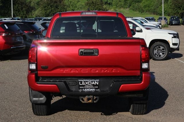 2019 Toyota Tacoma 4x4 Double Cab V6 SR5 6AT's photo