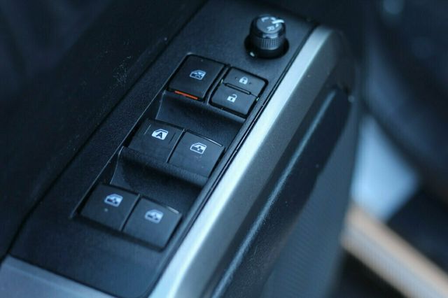 2019 Toyota Tacoma ONE OWNER SR5 LOCAL TRADE IN! - 22980414 - 19