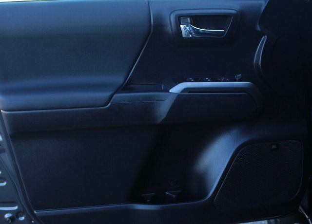 2019 Toyota Tacoma ONE OWNER TRD SPORT PREMIUM W/ LEATHER MOONROOF  NAVIGATION - 22936814 - 19