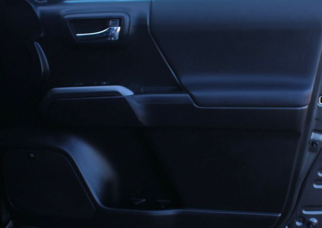 2019 Toyota Tacoma ONE OWNER TRD SPORT PREMIUM W/ LEATHER MOONROOF  NAVIGATION - 22936814 - 5