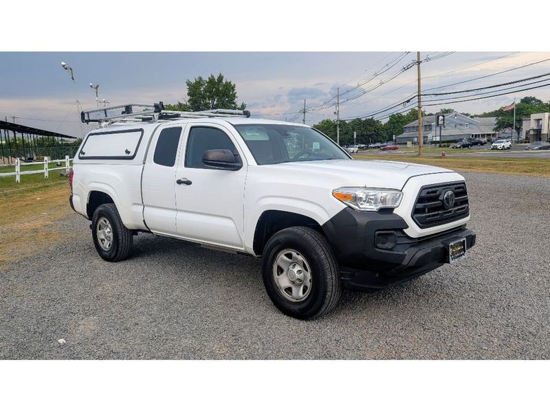 2019 Toyota Tacoma SR photo 3