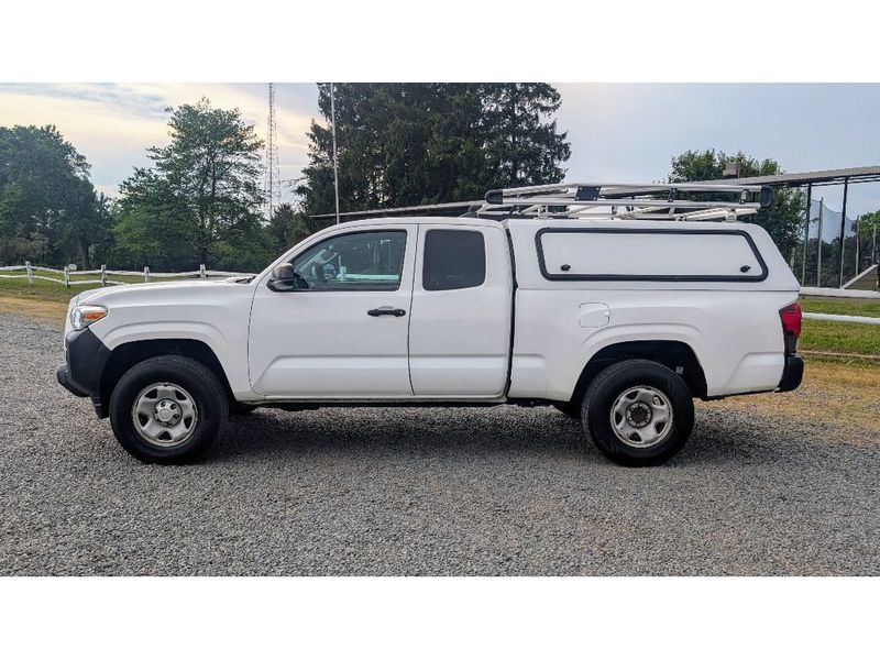 2019 Toyota Tacoma SR photo 4