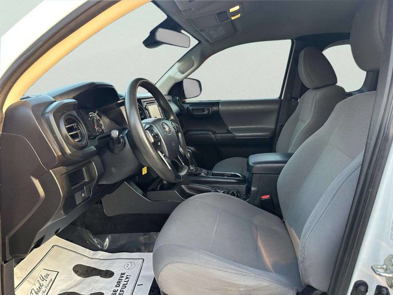 2019 Toyota Tacoma SR 4x2 4dr Access Cab 6.1 ft LB - 23012138 - 9