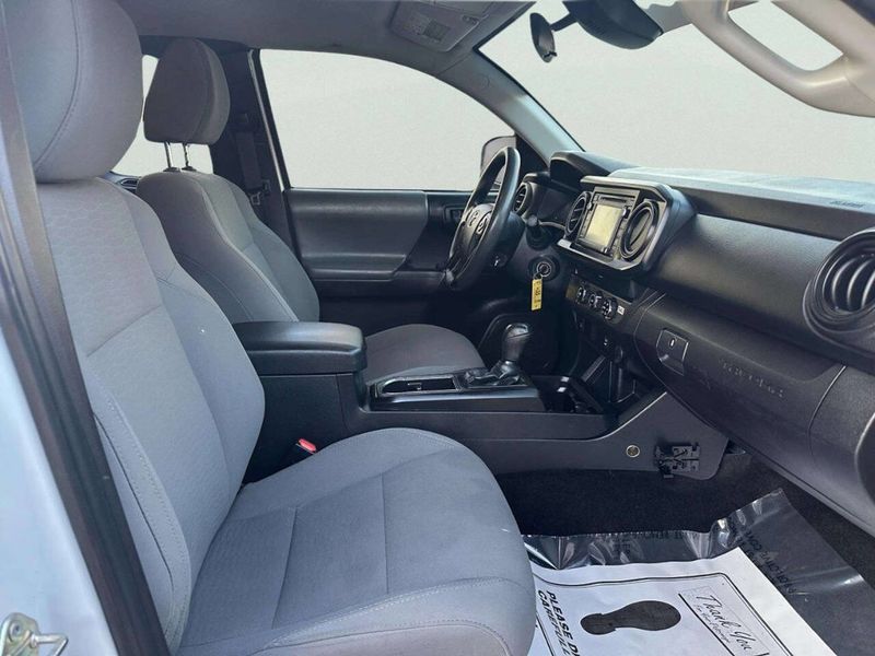 2019 Toyota Tacoma SR 4x2 4dr Access Cab 6.1 ft LB - 23012138 - 13