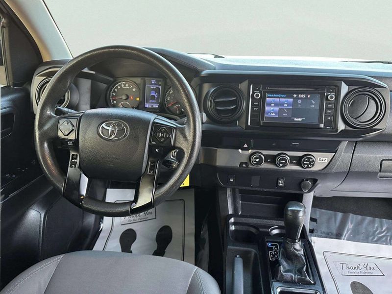 2019 Toyota Tacoma SR 4x2 4dr Access Cab 6.1 ft LB - 23012138 - 17