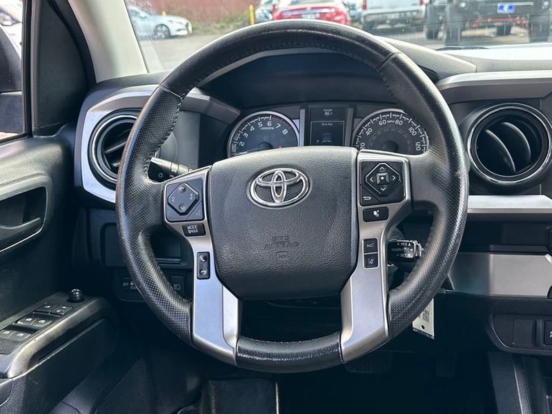 2019 Toyota Tacoma SR5 photo 15
