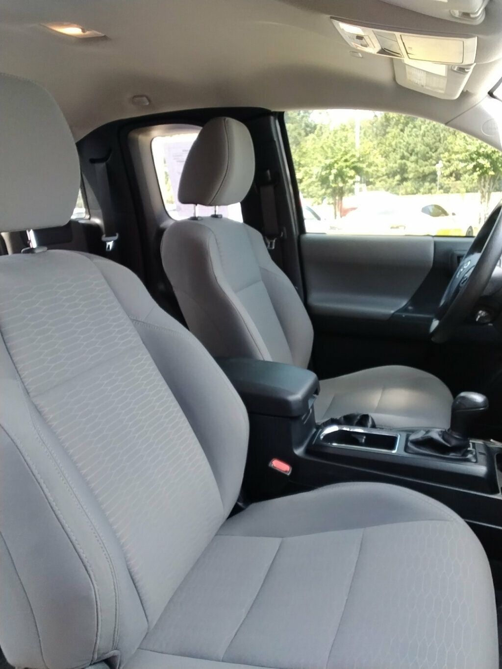 2019 Toyota Tacoma SR5 4x4 photo 8