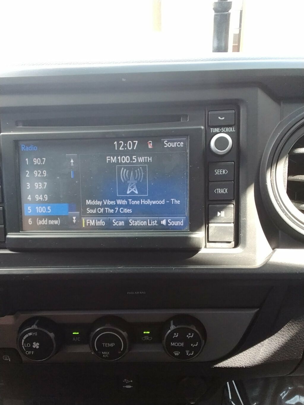 2019 Toyota Tacoma SR5 4x4 photo 13