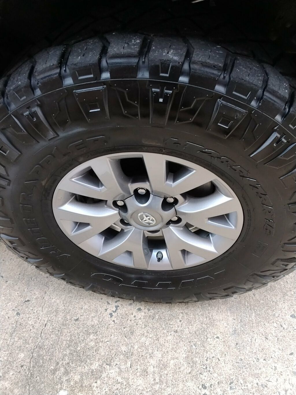 2019 Toyota Tacoma SR5 4x4 photo 22