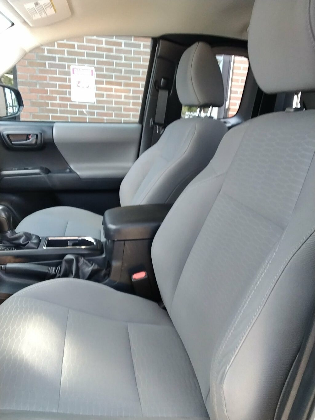 2019 Toyota Tacoma SR5 4x4 photo 6