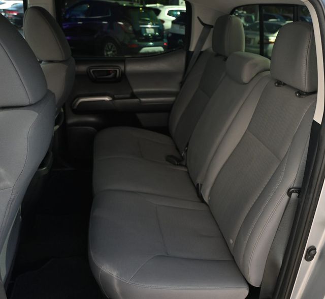 2019 Toyota Tacoma SR5 Double Cab  - 22941705 - 12