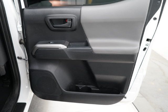 2019 Toyota Tacoma SR5 V6 - 23080815 - 32