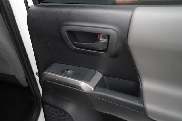 2019 Toyota Tacoma SR5 V6 - 23080815 - 33