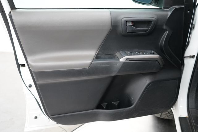 2019 Toyota Tacoma SR5 V6 - 23080815 - 8