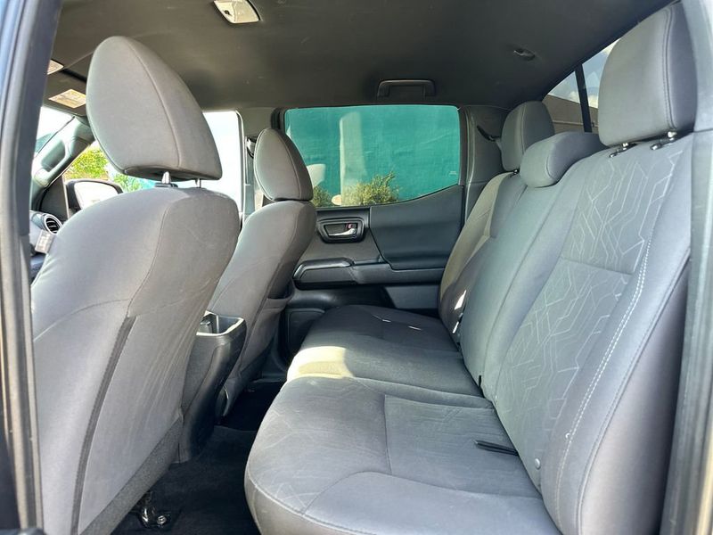 2019 Toyota Tacoma TRD Off-Road - 22967805 - 15