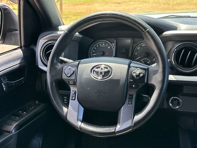 2019 Toyota Tacoma TRD Off-Road - 23045735 - 17