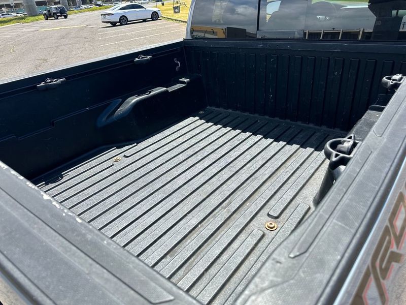 2019 Toyota Tacoma TRD Off-Road - 23045735 - 19