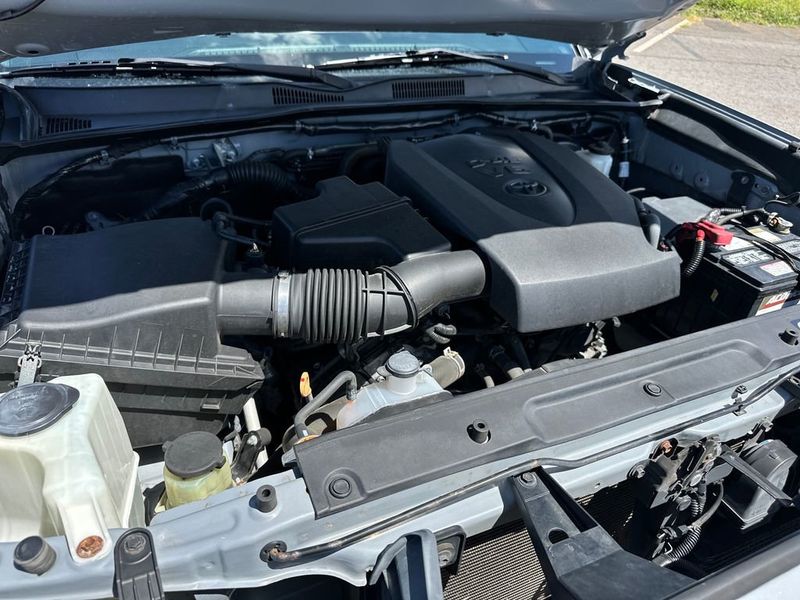 2019 Toyota Tacoma TRD Off-Road - 23045735 - 20