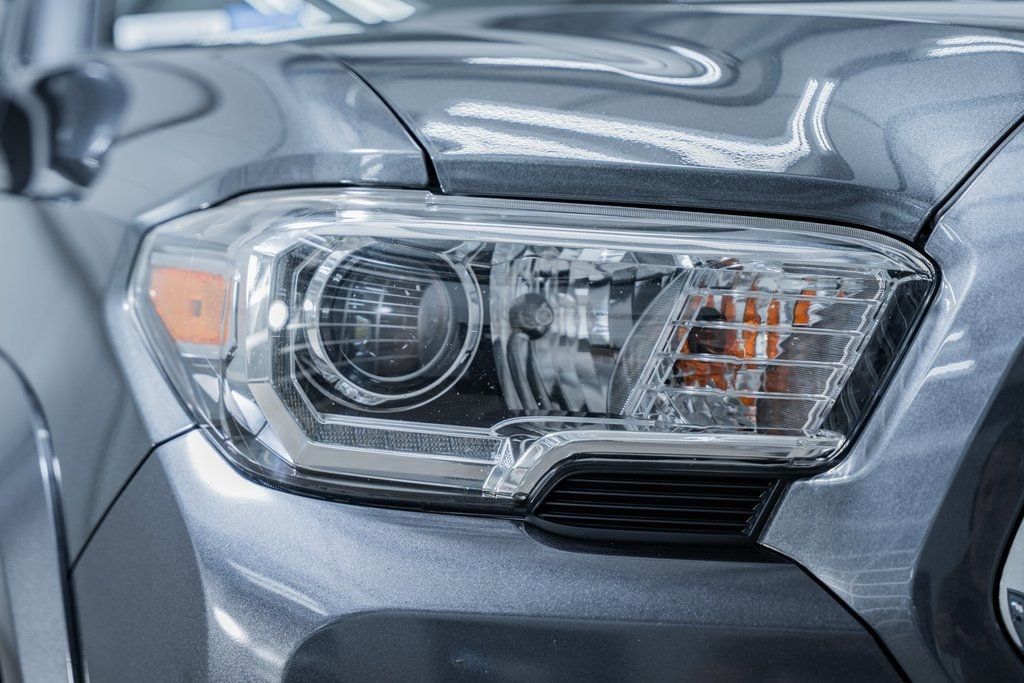 2019 Toyota Tacoma TRD Off-Road - 22813748 - 11