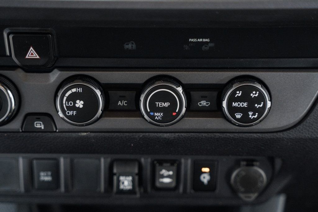 2019 Toyota Tacoma TRD Off-Road - 22813748 - 32