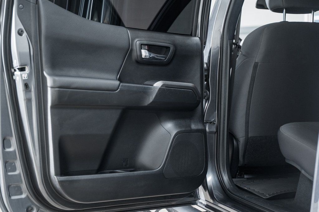 2019 Toyota Tacoma TRD Off-Road - 22813748 - 44