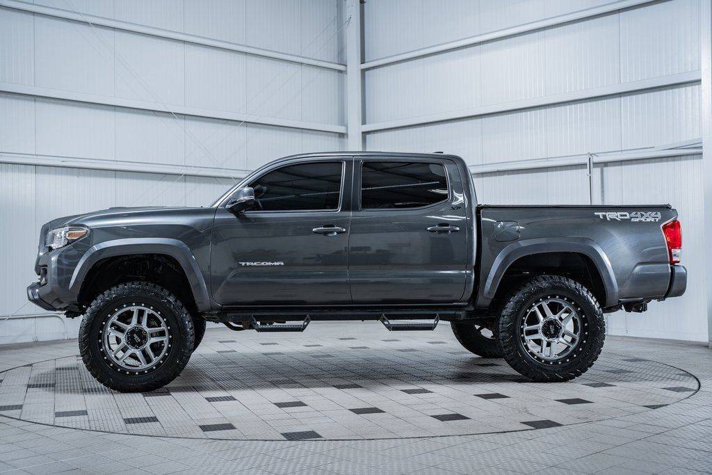 2019 Toyota Tacoma TRD Off-Road - 22813748 - 4