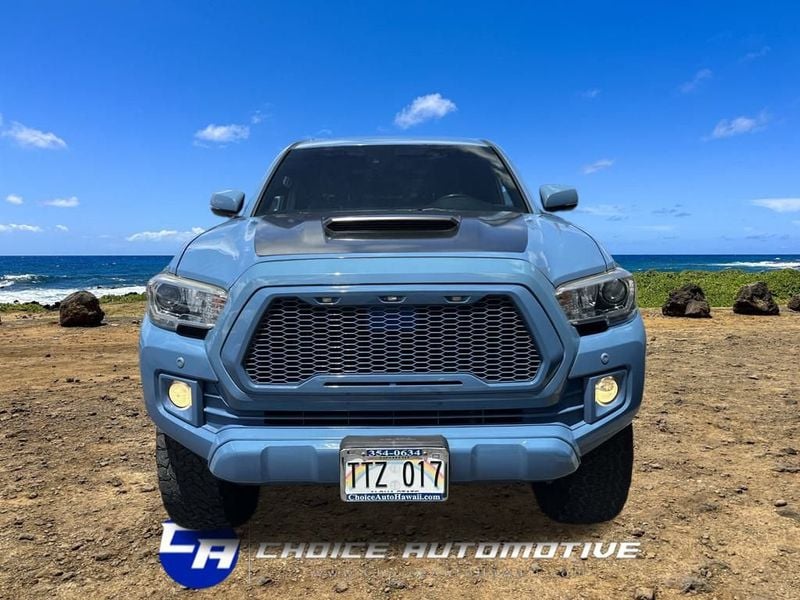 2019 Toyota Tacoma TRD Sport photo 9