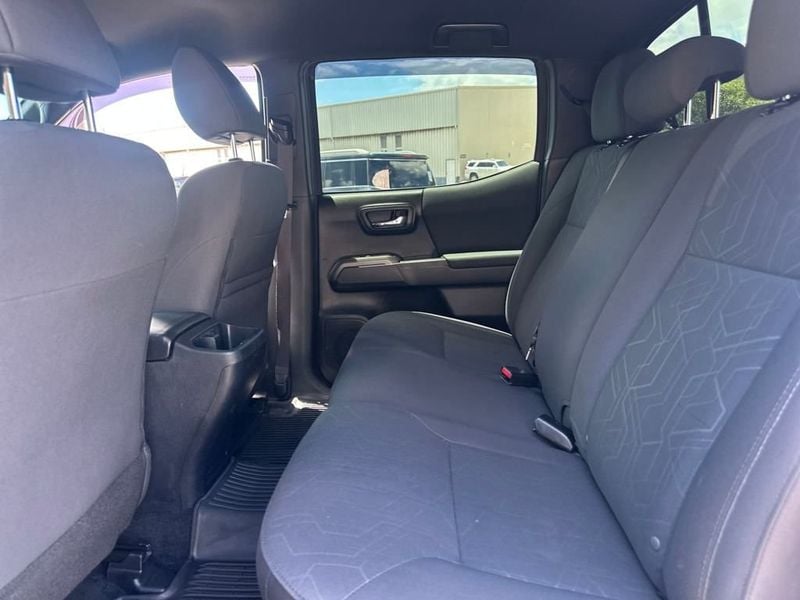 2019 Toyota Tacoma TRD Sport photo 13